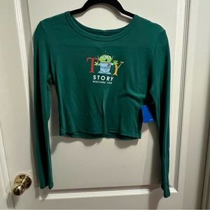 juniors/women’s toy story long sleeve crop top
